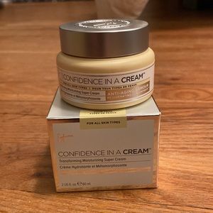 It cosmetics confidence in a cream 2 Fl Oz